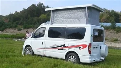 Starlight Maxus mini Pop-Top Camper Van